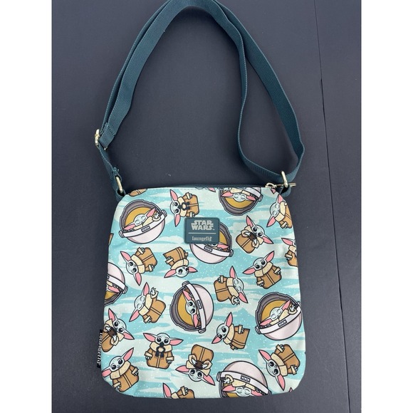 Star Wars Loungefly Baby Yoda Grogu Passport Crossbody Bag Mandalorian The Child - Picture 2 of 11